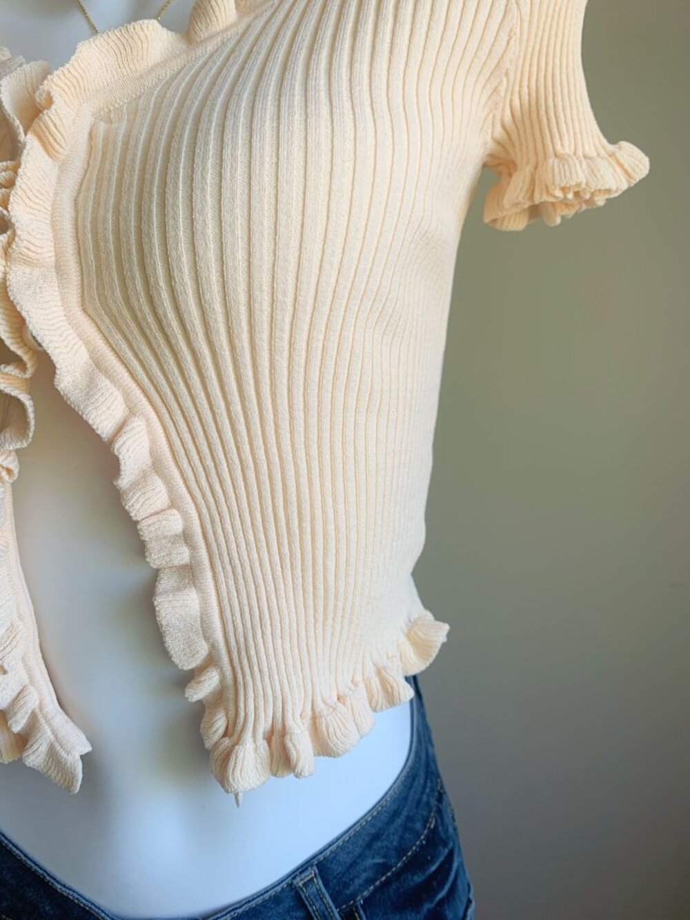 Ribbed Ruffle Pearl Button Knit Top XS - Picture 4 of 4